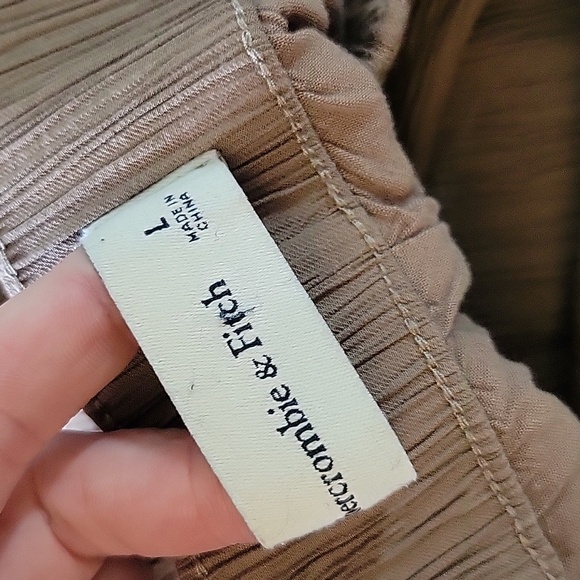 Abercrombie & Fitch Crinkle Texture Wide Leg High Rise Waist Pants Tan Brown LG - Picture 11 of 12